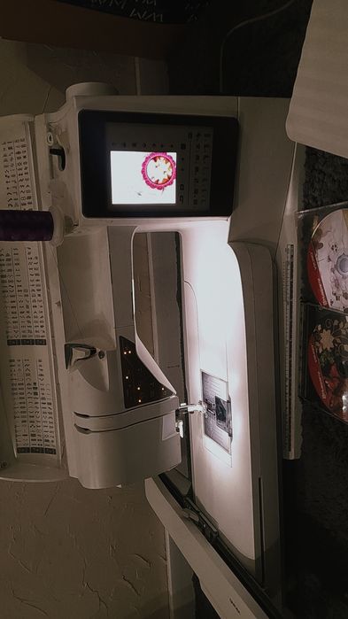 Husqvarna Viking Designer Topaz 25 - maszyno-hafciarka