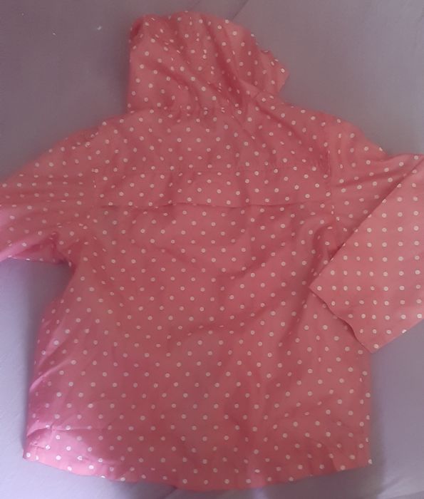 Kurtka deszczowa cienka 122 128 firmy TU