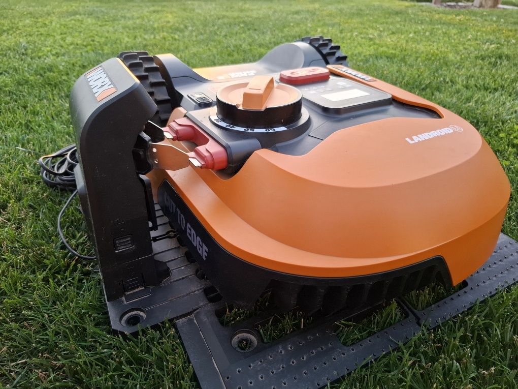 WORX Landroid M700 WR142E robot koszący do 700m2
WR142E | do 700 m²