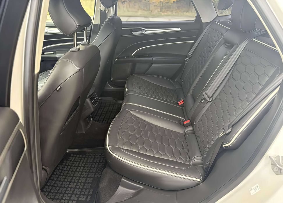 Ford Mondeo      2015