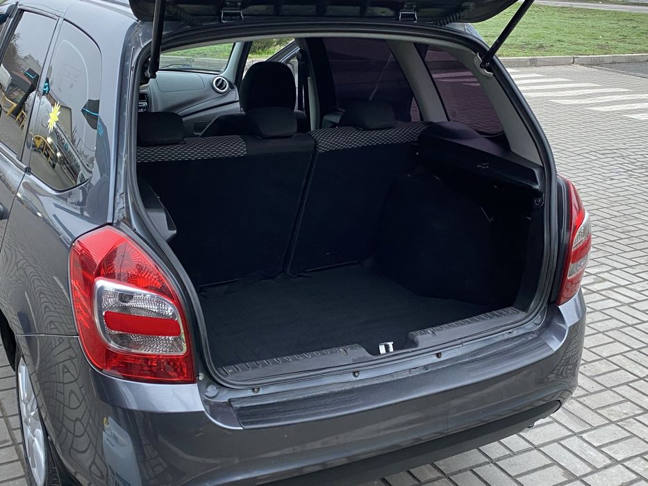 Продам Лада калина в идеальном состояние