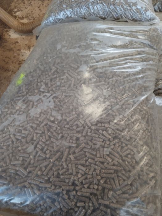 Виготовляємо брикети з дуба