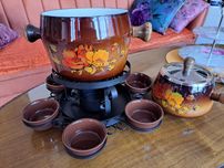 Frytkownica Fondue komplet naczyń dla kolekcjonera