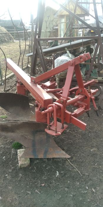 Продається плуги та різне навісне