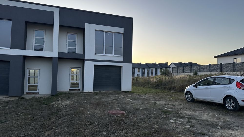 Продаж Котеджу Макарова з Гаражем