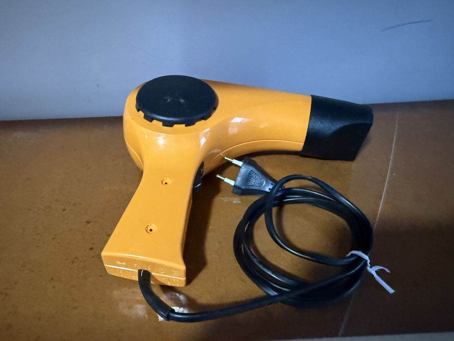 2 secadores da marca AEG e SHg ( a funcionar )