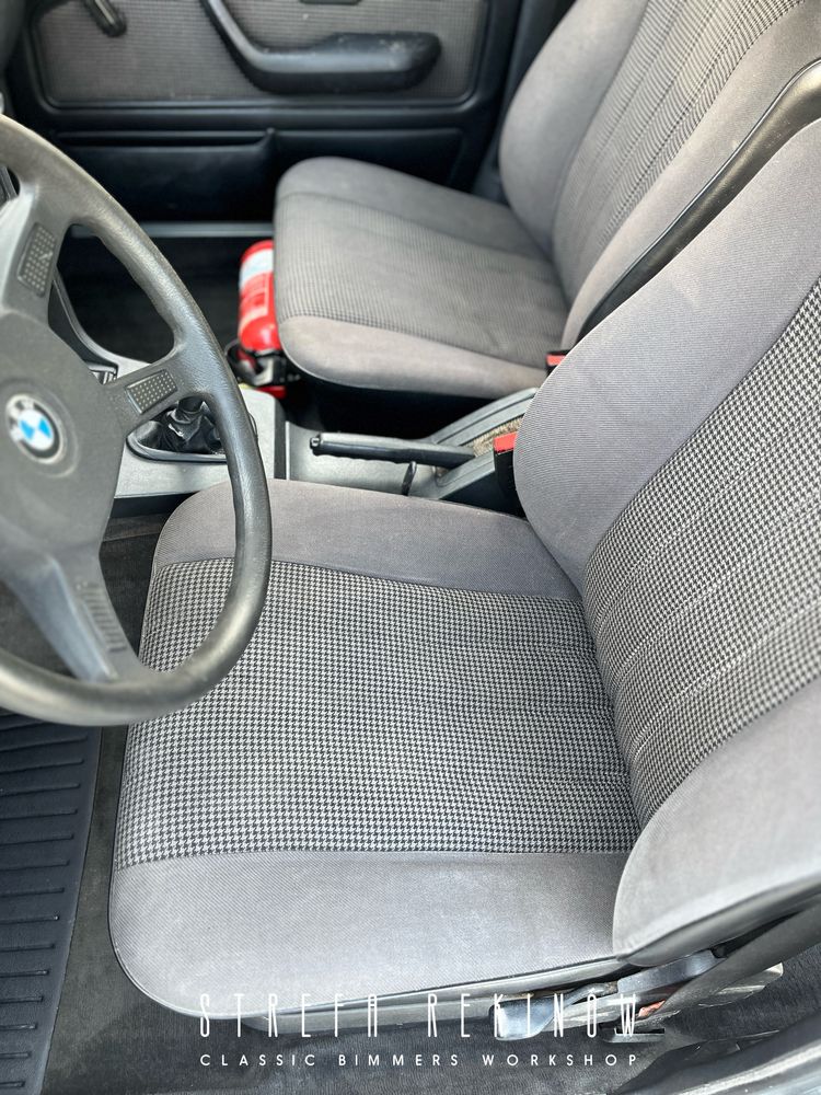 Piękne wnętrze BMW E28 antracyt psi ząb komplet czarne fotele kanapa