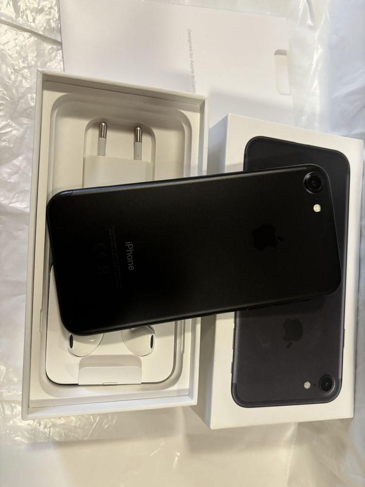 Apple iPhone 7 32GB Black (ідеальний)