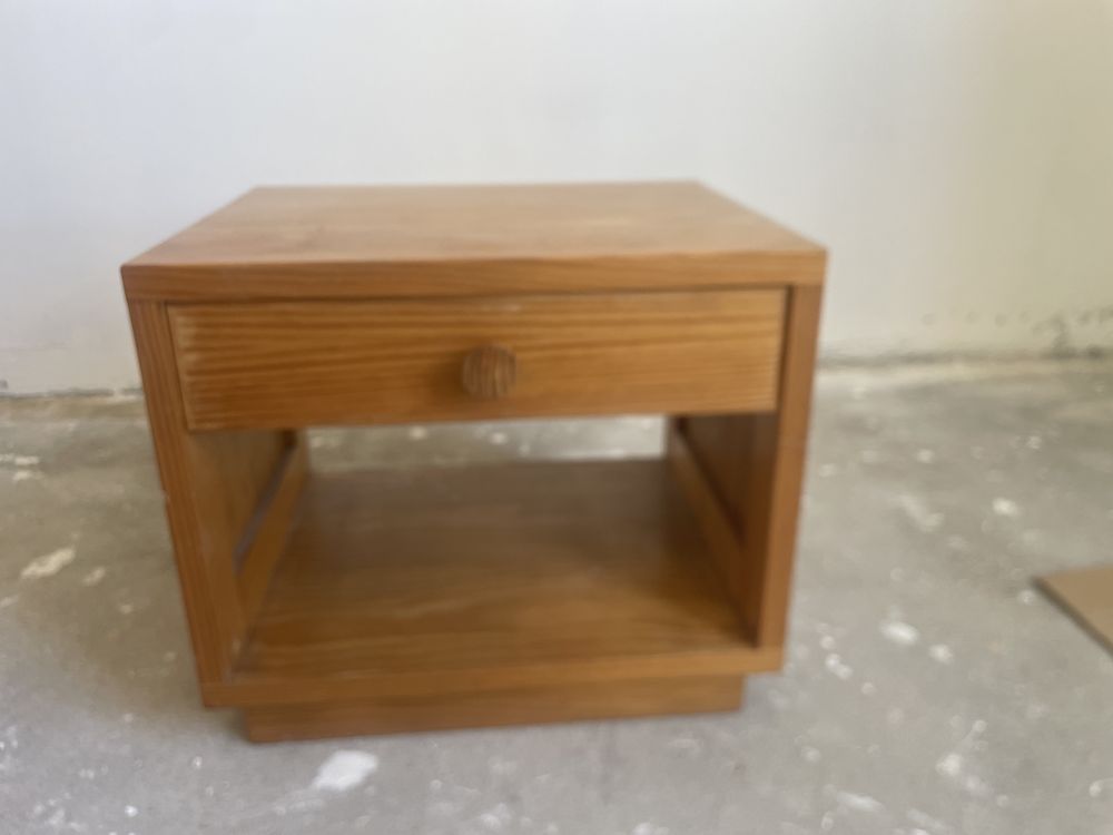 Mesa de cabeceira anos 70