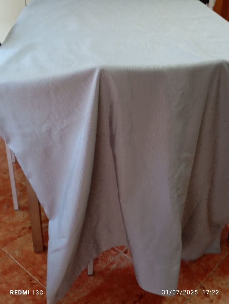 Cortinados de onda cinza