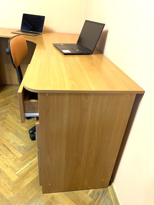 Продам стіл офісний з тумбою, стілець в подарунок