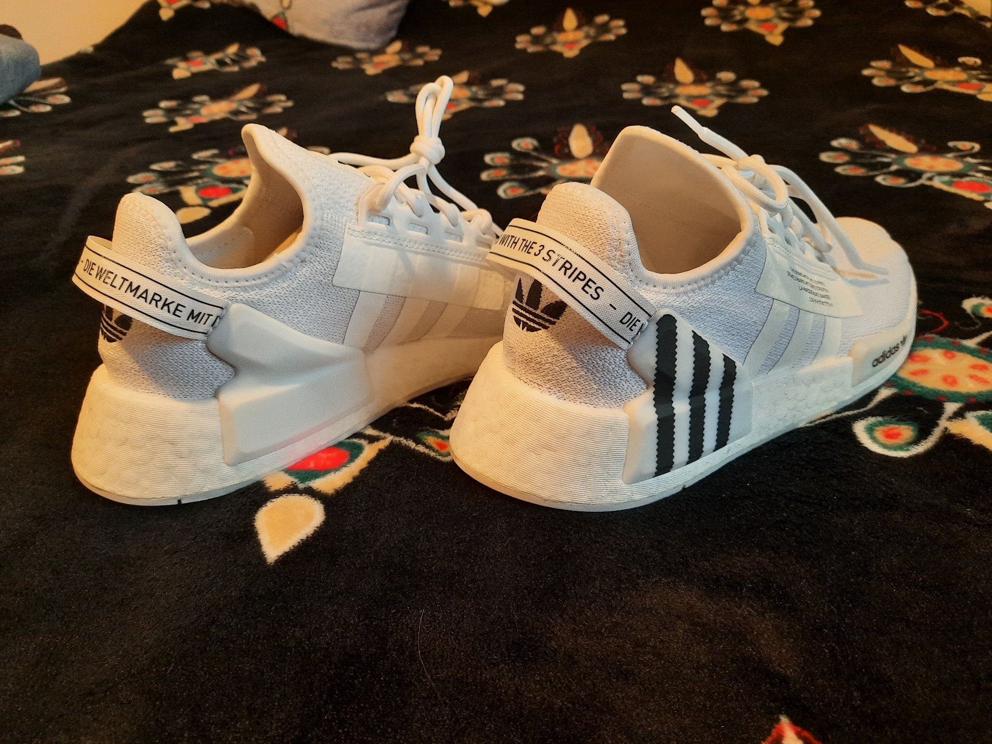 Buty Adidas NMD R1.V2