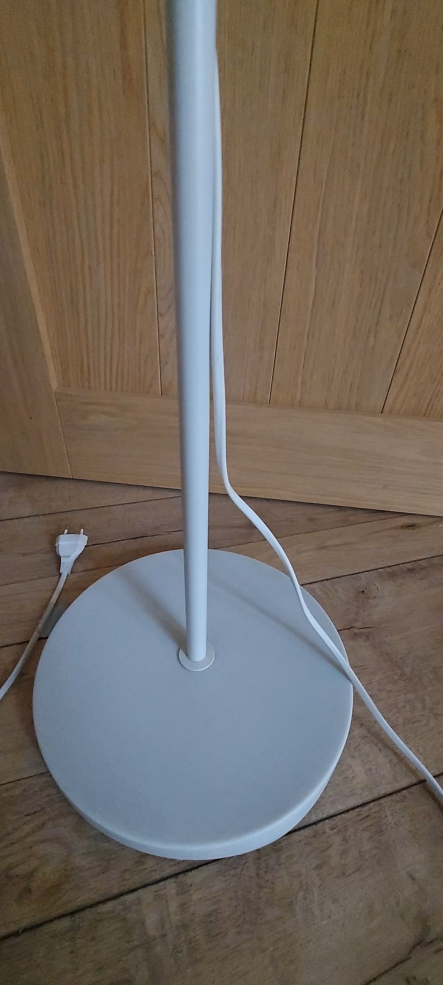 Lampa stojąca, podłogowa biała