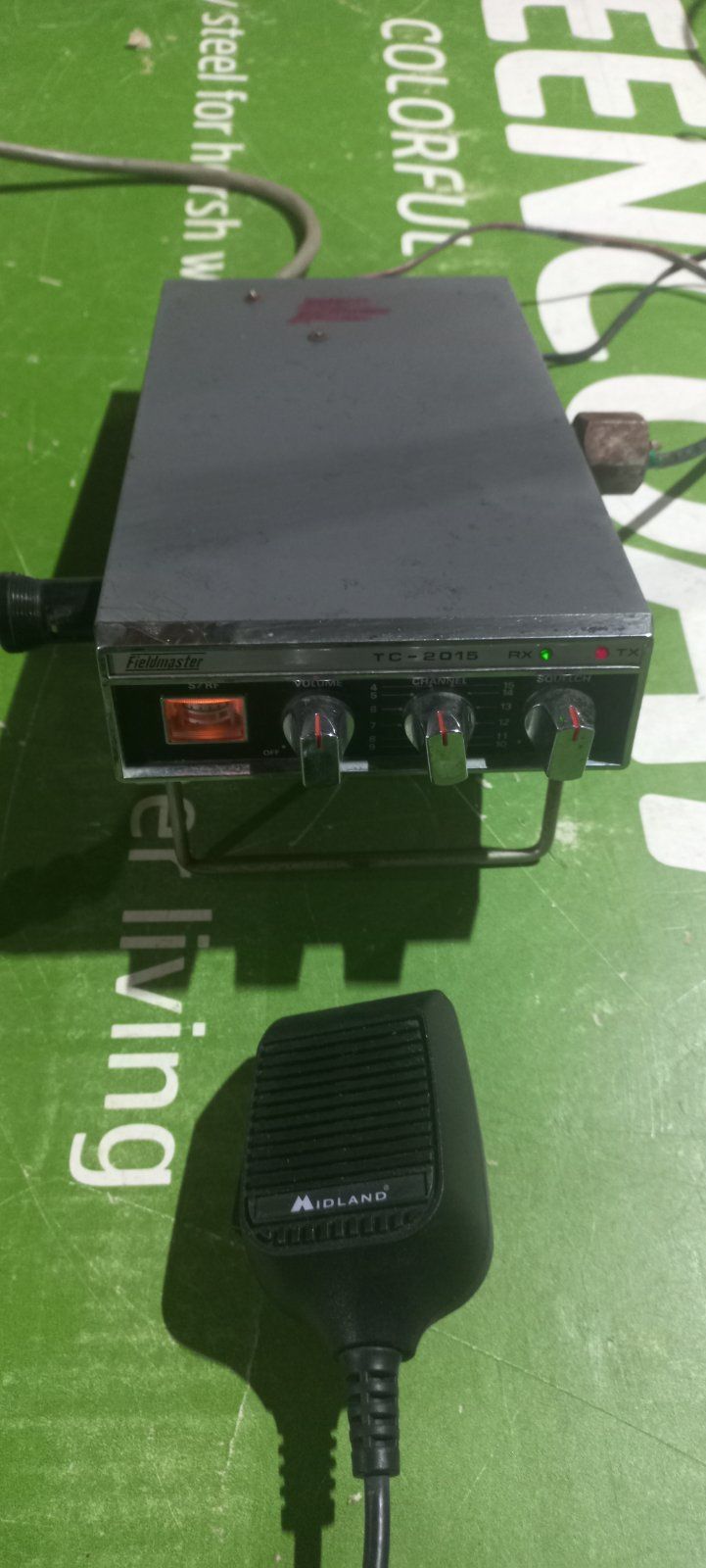 Вінтажна радіостанція Fieldmaster TС-2015 та рація HF-12/3.