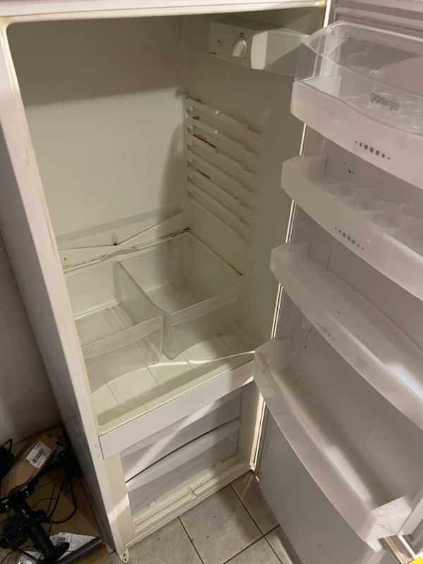 Lodówka chłodziarko-zamrażarka Gorenje KI232LA do zabudowy 145 cm