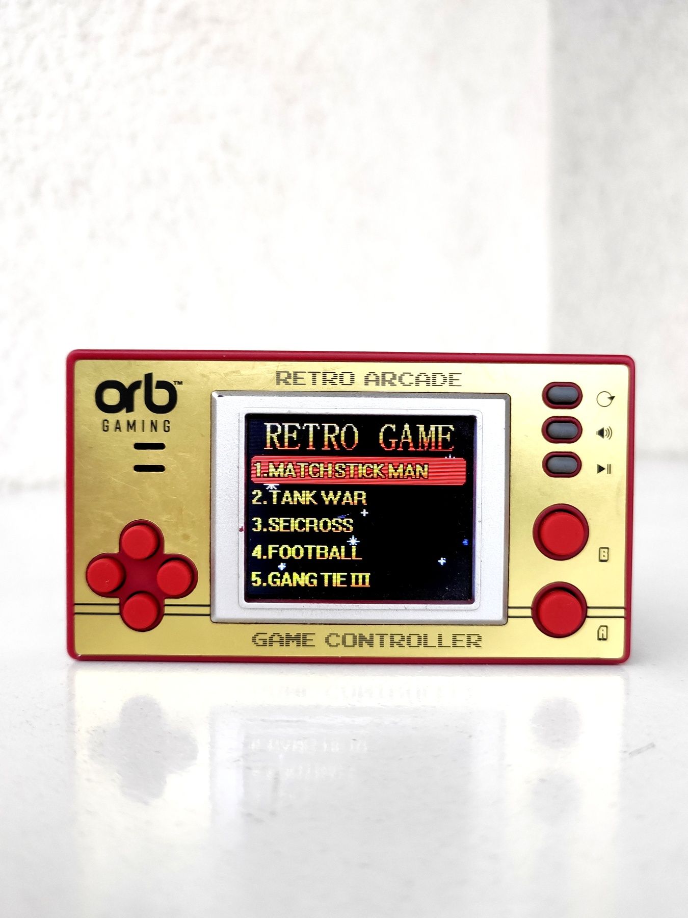 Mini Retro Games Console.