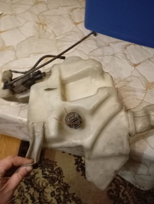 Продам бачок скло омивача для Фольксваген пасат в5 універсал