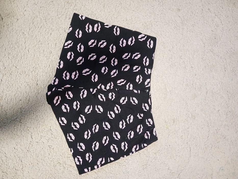 Spodenki w usta Atmosphere