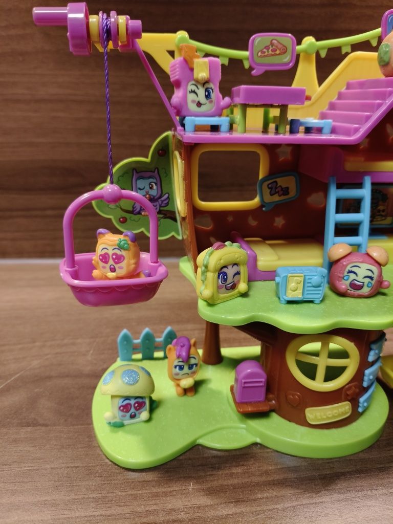 Moji pops, mojipops, domek na drzewie, domek, figurki, zestaw