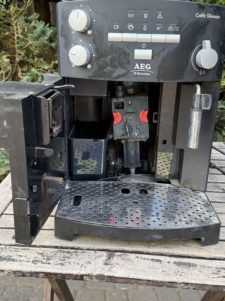 Ekspres cisnieniowy Aeg caffe silenzio USZKODZONY DE longhi Krups