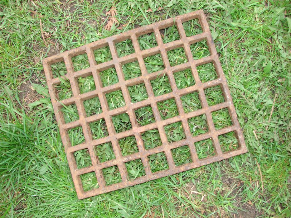 Stara kratka żeliwna do kominka 36,5x32cm ruszt