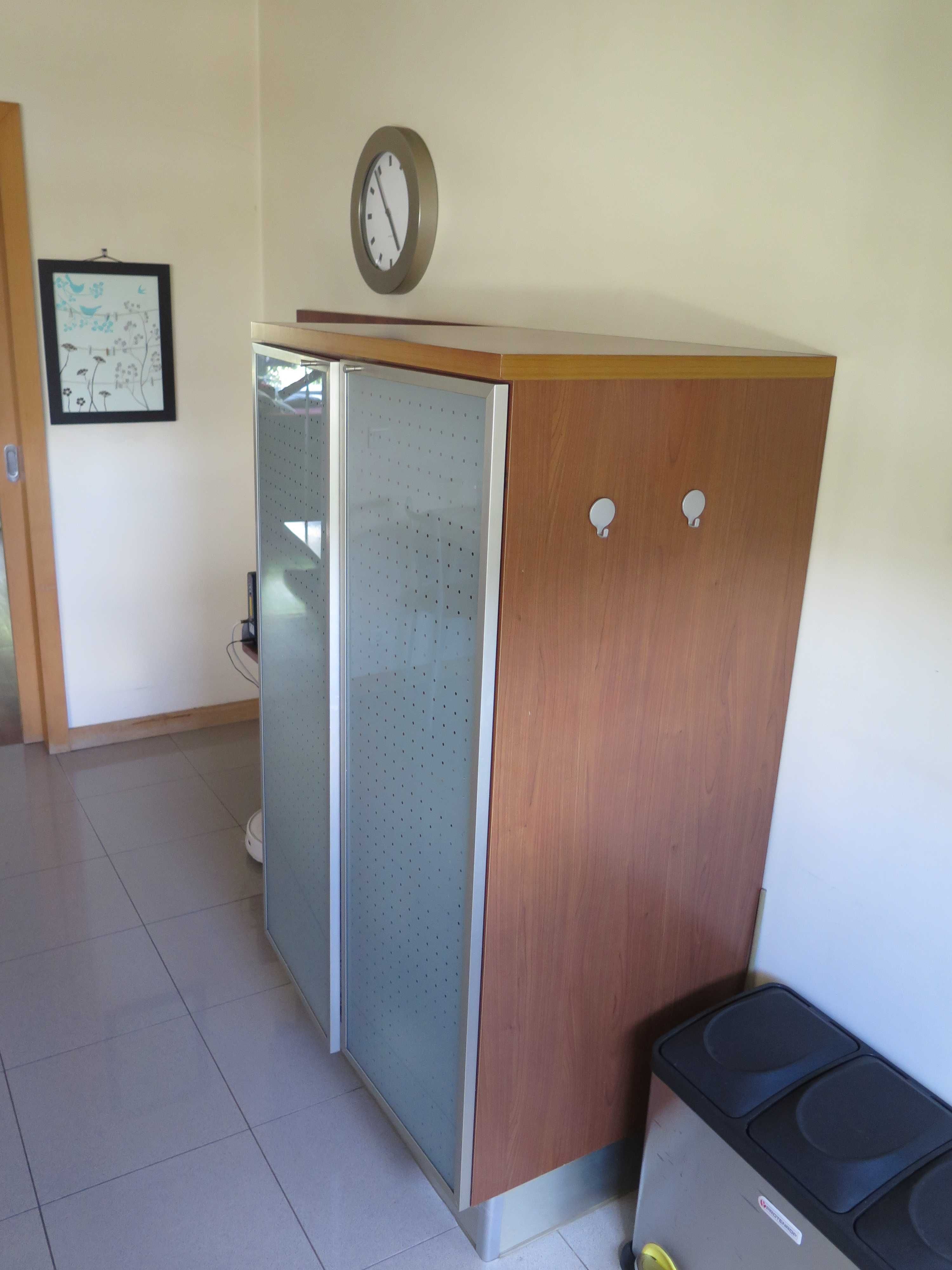 Louceiro  portas envidraçadas BRADECOR