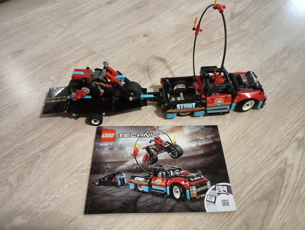 LEGO technic 42106 furgonetka i motocykl kaskaderski