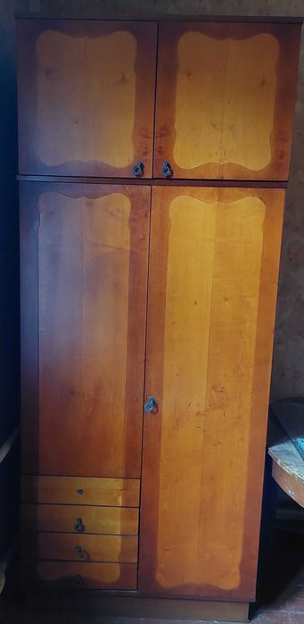 Продається шафа 2 дверна (шкаф, шифоньер)
