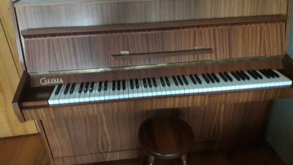Pianino firmy  CALISJA