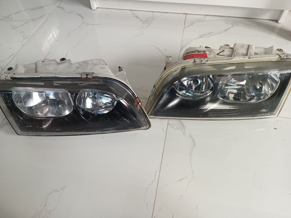Lampy przód VOLVO V40 LIFT