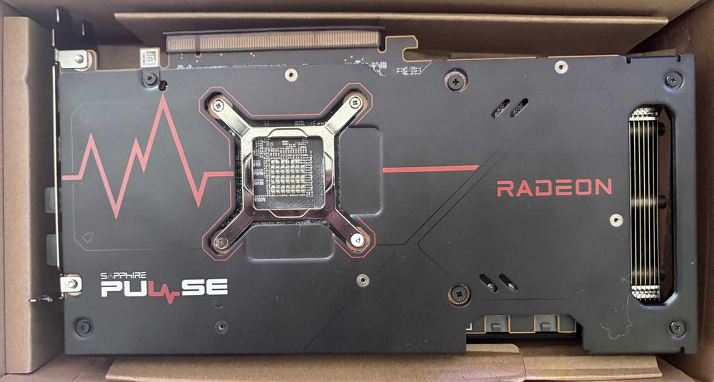 AMD Radeon RX 7600 XT 16gb