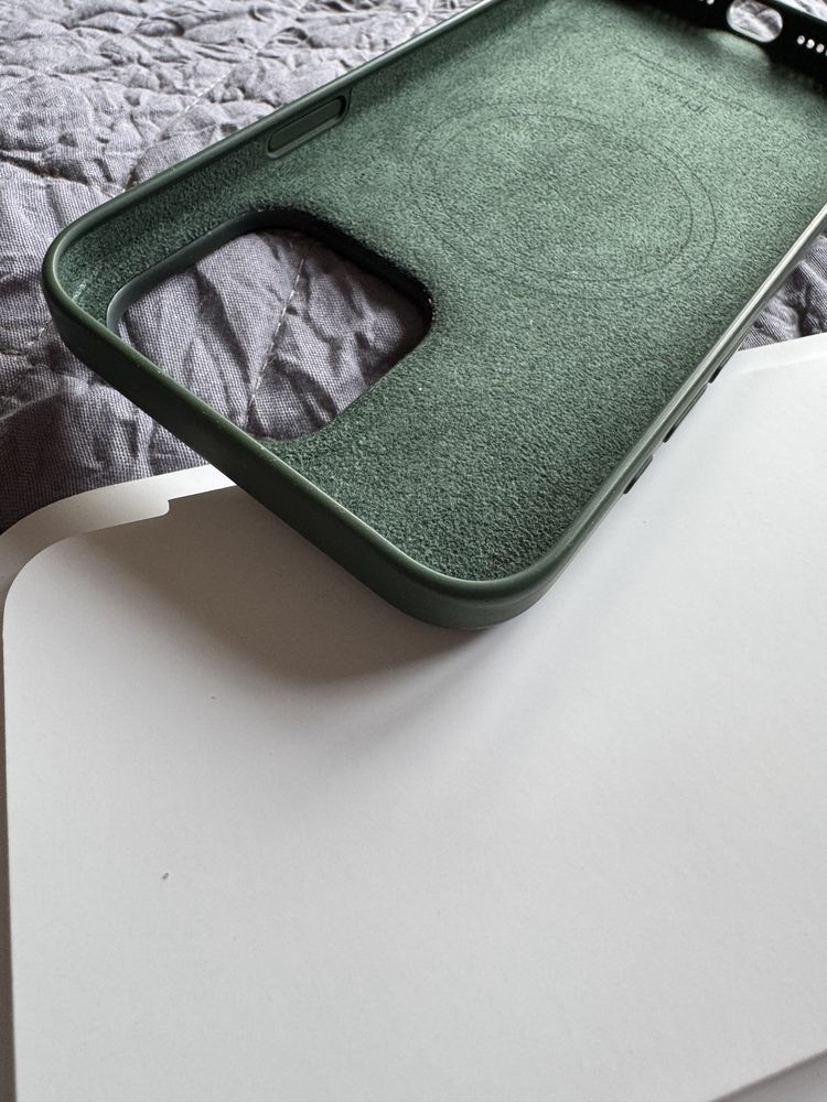 Oryginalne etui APPLE Case MagSafe iPhone 15 Pro Max Cyprys
