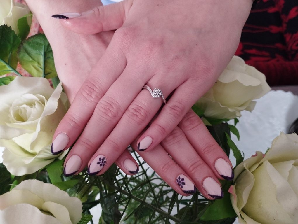 Paznokcie manicure hybrydowy/przedłużanie paznokci żelem