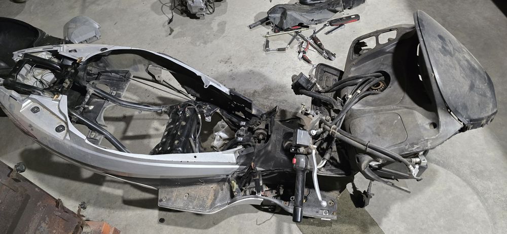 Suzuki  burgman  200 rama
