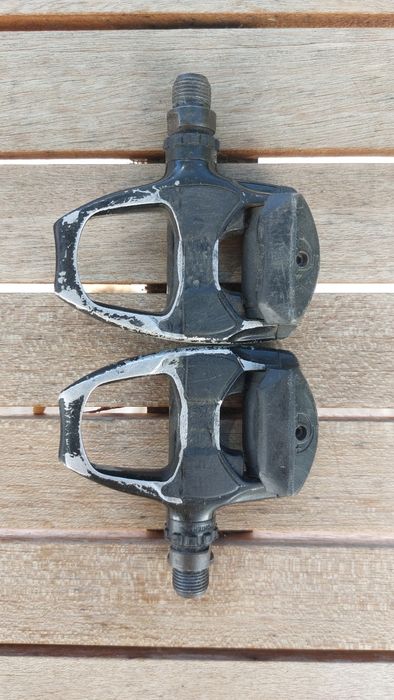 Pedais Shimano estrada R450