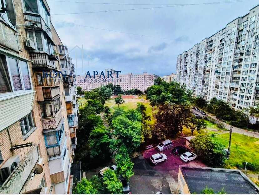 В.Івасюка метро Оболонь