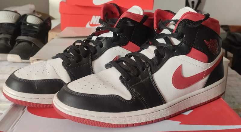 Nike air Jordan 1 Mid red Gym black