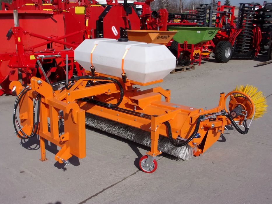 Pronar Zamiatarka ZM-1600 Agata, Zamiatarka ABRA2 2,0m, ZAMIATARKA SWEEP 2,0 InterTech                       MOCOWANIE EURO/TUZ, SZCZOTKA, ZBIORNIK, SZCZOTKA BOCZNA, SYSTEM ZRASZANIA  Dostępne w Rad-Masz Opoczno