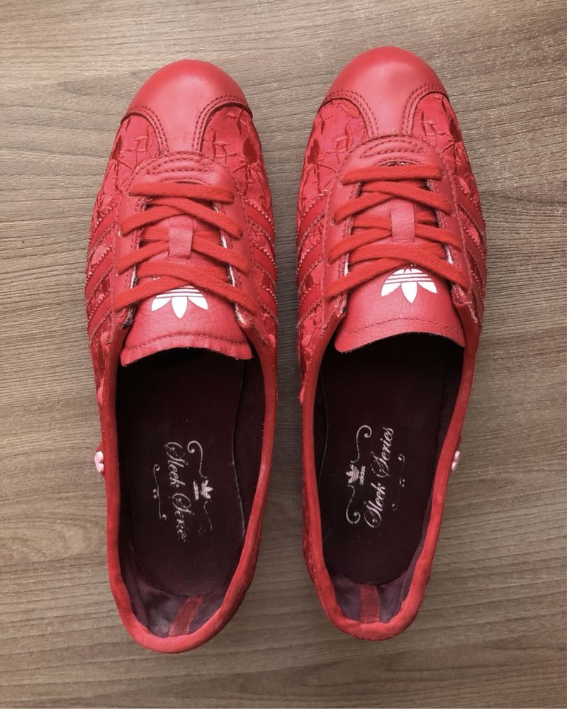 Женские кроссовки Adidas 37р.