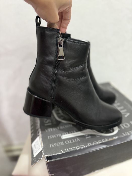 Продам осінні черевики (ботинки) 37 р. (24-24.5)