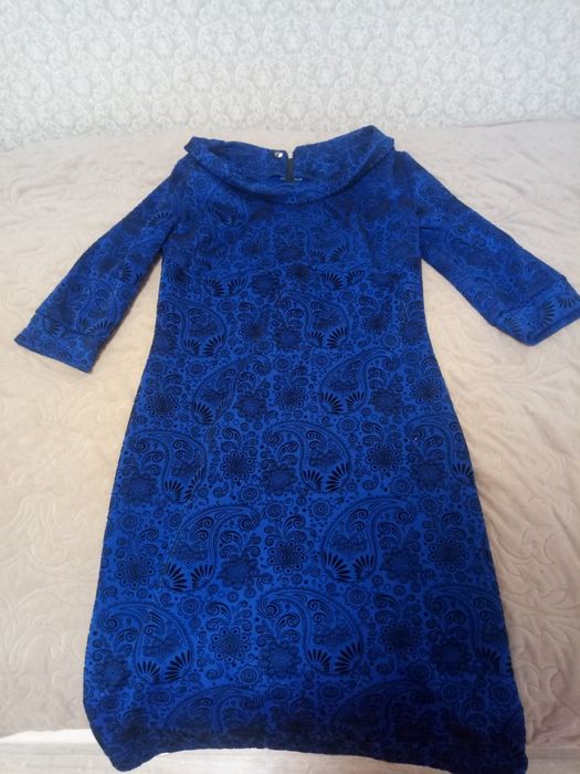 Гарна жіноча сукня