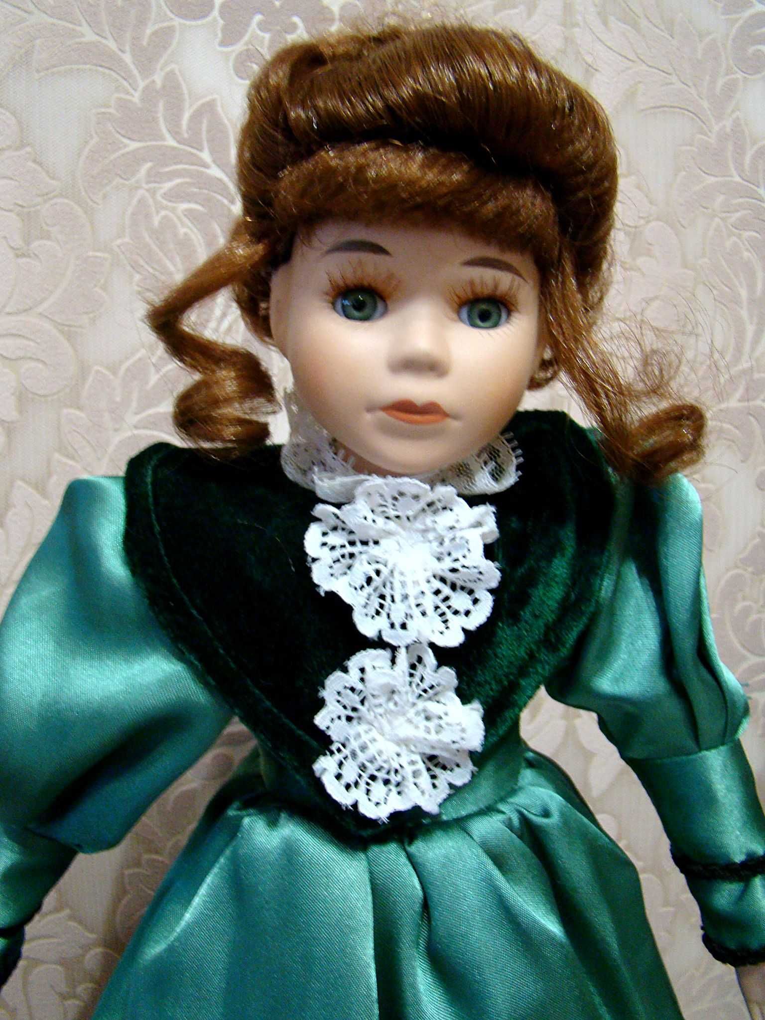 Колекційна порцелянова лялька Вінтаж