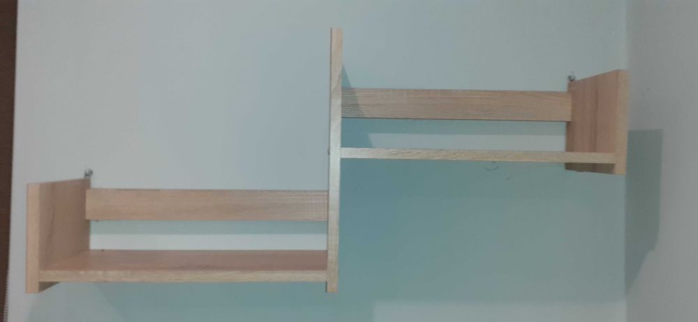 Sprzedam półkę koloru dębu