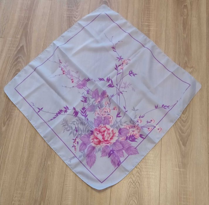 Chusta damska – KWIATY