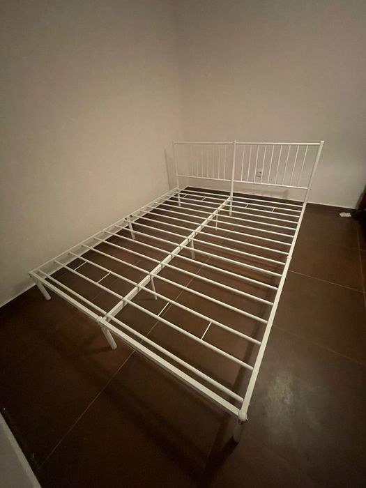 Cama com estrado 160x200