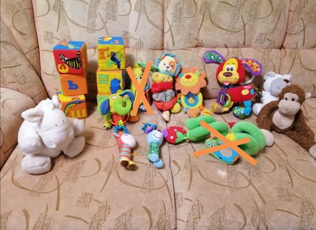 Фирменные развивающие игрушки Toys,Playgro для кроватки,коляски,манежа