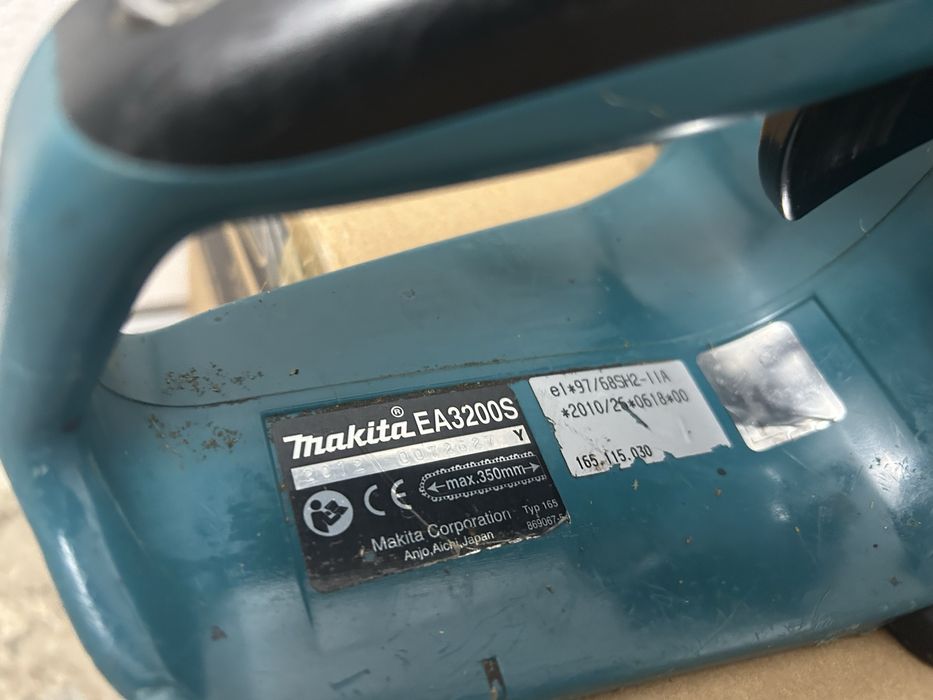 Profesjonalna Piła spalinowa Makita EA 3200S