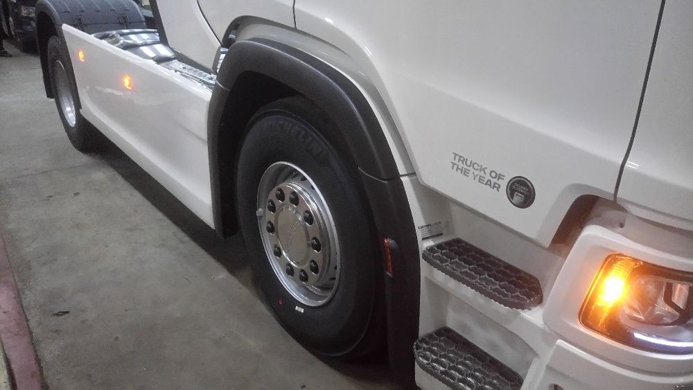 Scania  osłona zbiorników zabudowa międzyosiowa między osiowa scania