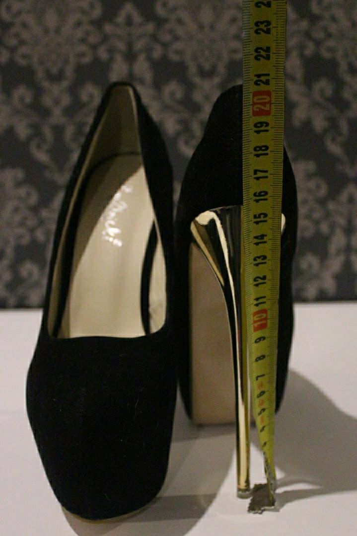 Туфли женские замшевые каблук 16см., 35размер.