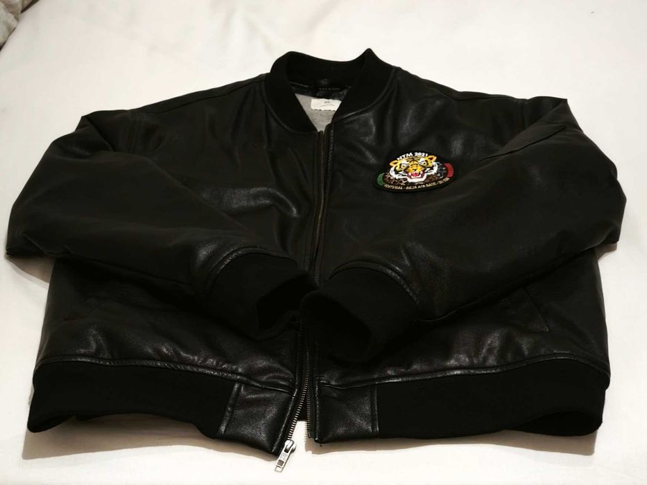 Blusão preto de napa